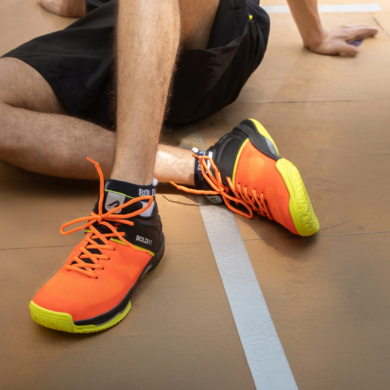 Inferno Mens Badminton Shoes - Orange-Black - Image 4