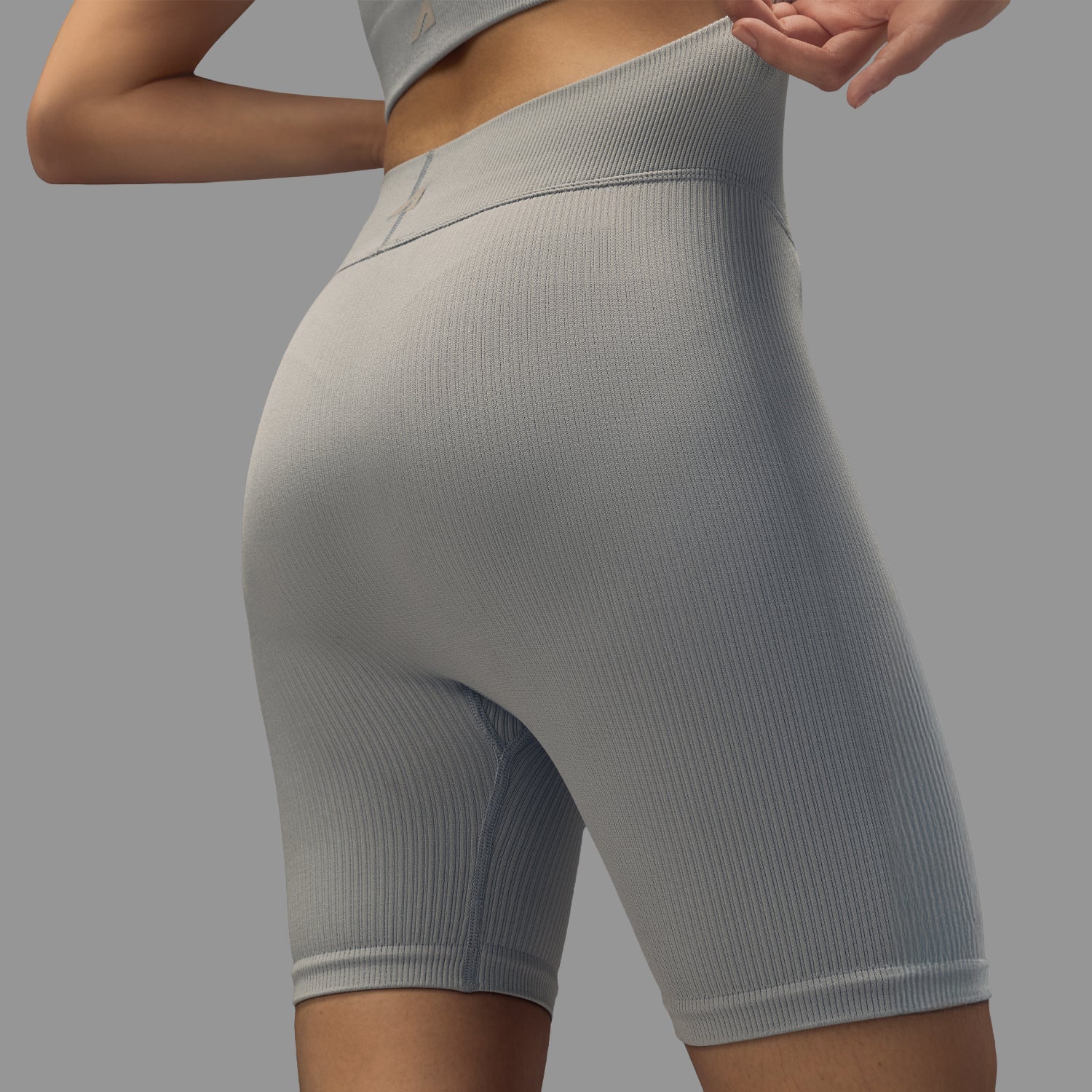 Limitless snatched mid waisted ribbed shorts - Grey - Image 3
