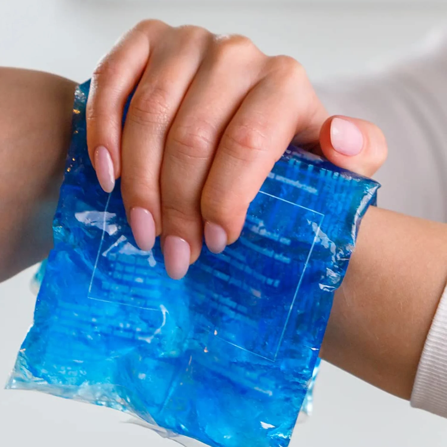 Hot and Cold Ice Pack - Transparent - Image 5